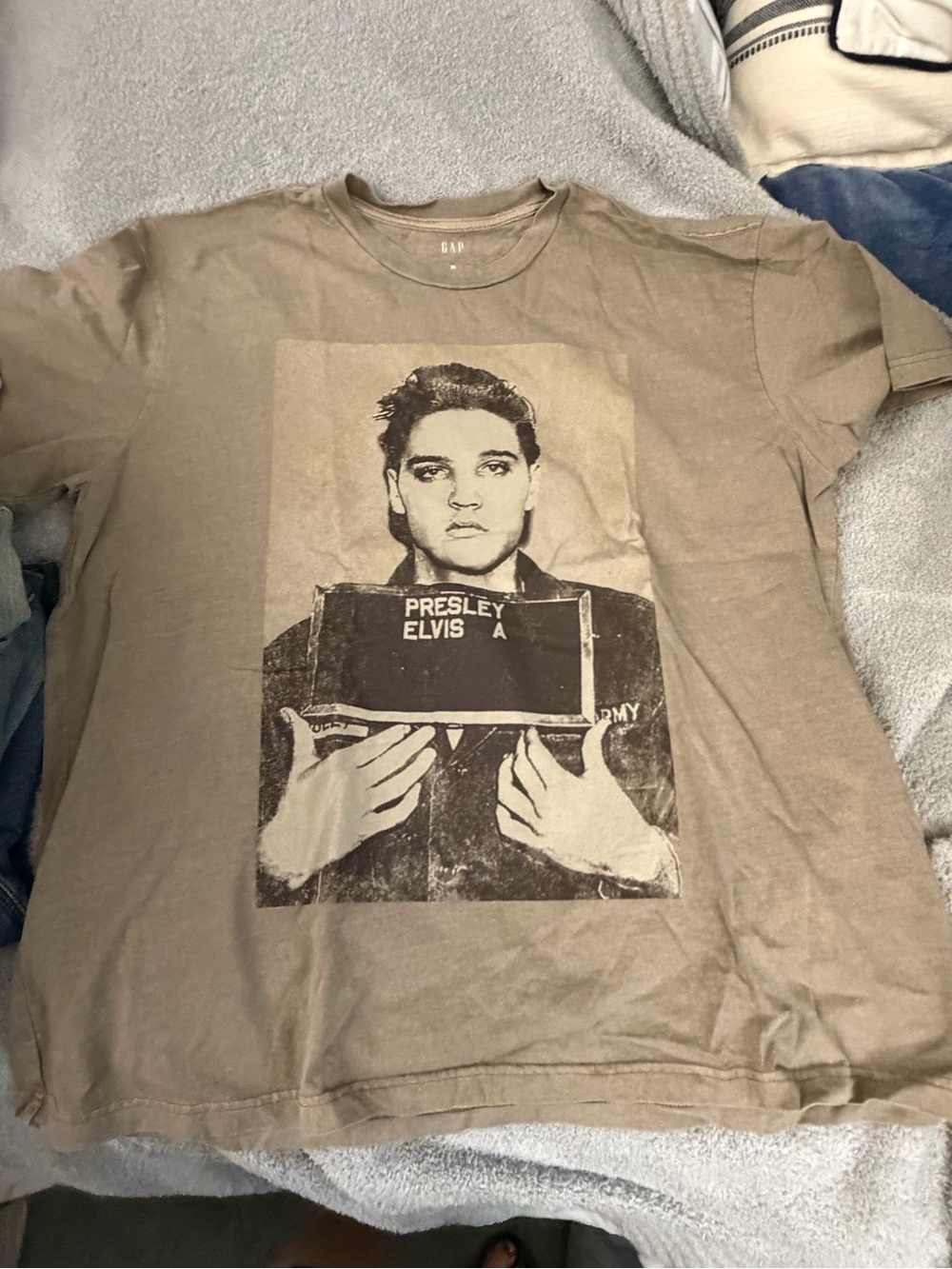 GAP Men's Elvis Graphic Tee in Taupe XL men’s